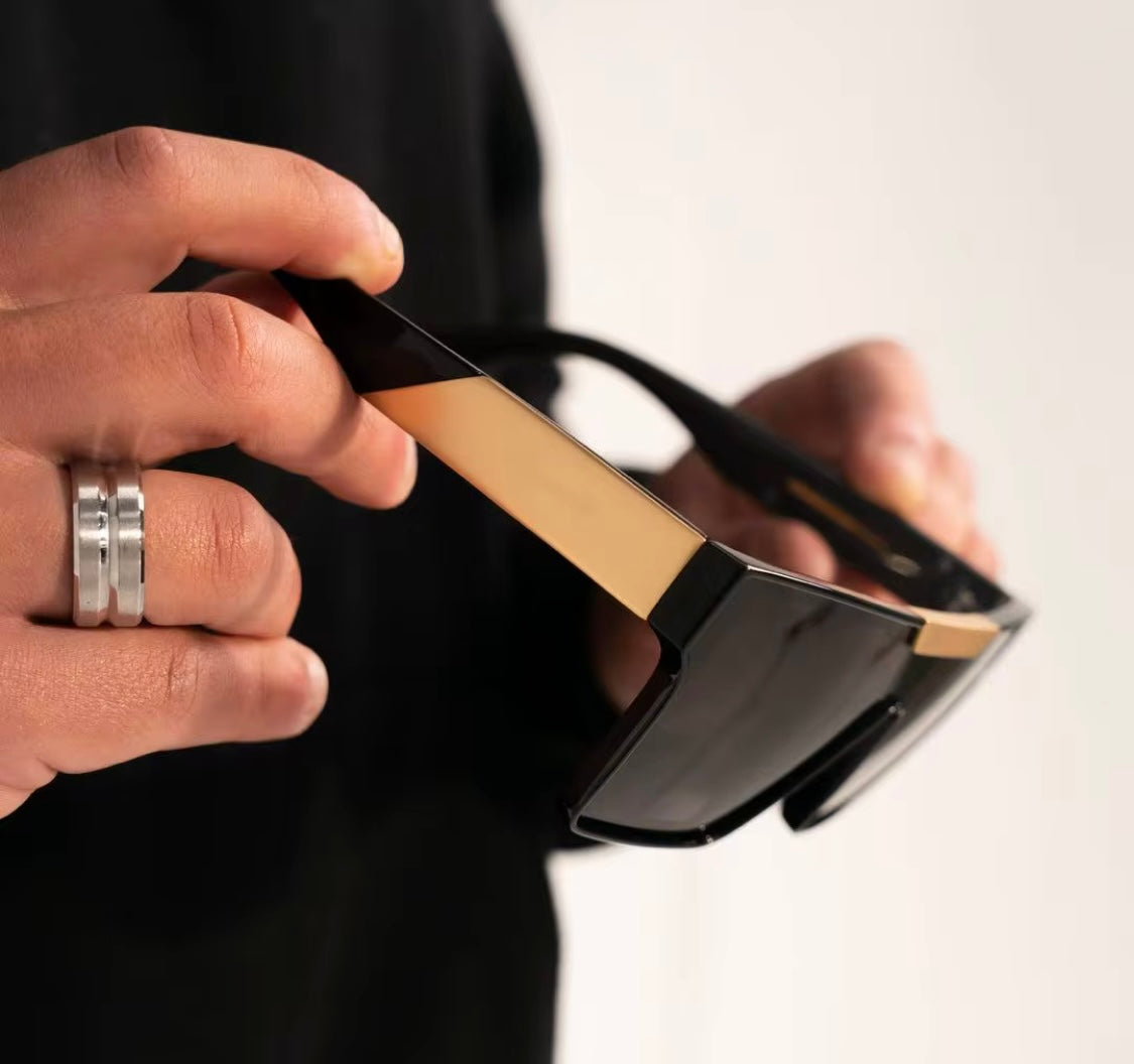 AURUM - Midnight Black